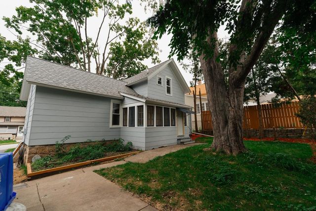 237 Waverly PLACE, Waukesha, WI 53186