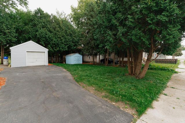 237 Waverly PLACE, Waukesha, WI 53186