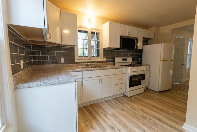 237 Waverly PLACE, Waukesha, WI 53186