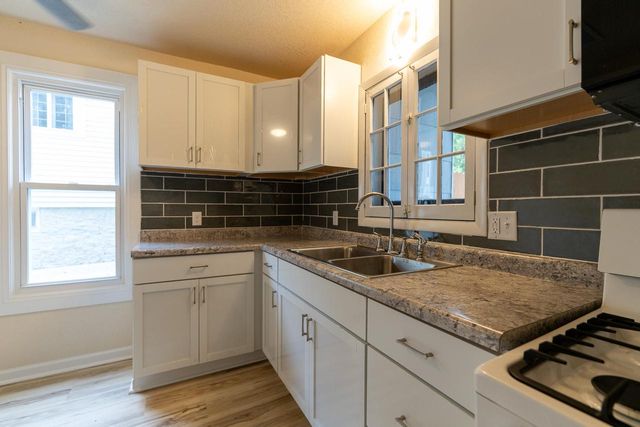 237 Waverly PLACE, Waukesha, WI 53186