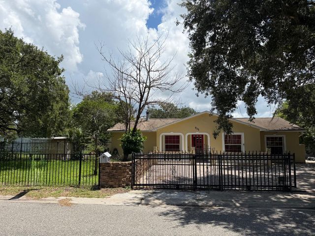 711 S EMORY AVENUE, Kissimmee, FL 34741