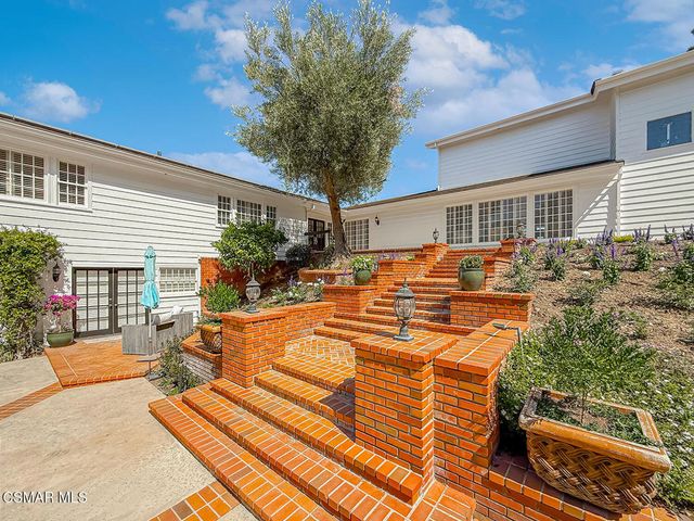 5 Concho Lane, Bell Canyon, CA 91307