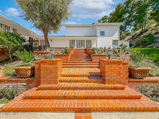 5 Concho Lane, Bell Canyon, CA 91307