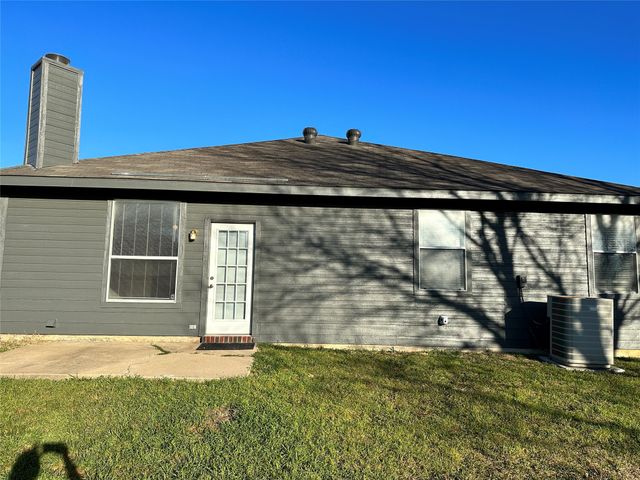 4412 Park Creek Court, Fort Worth, TX 76137