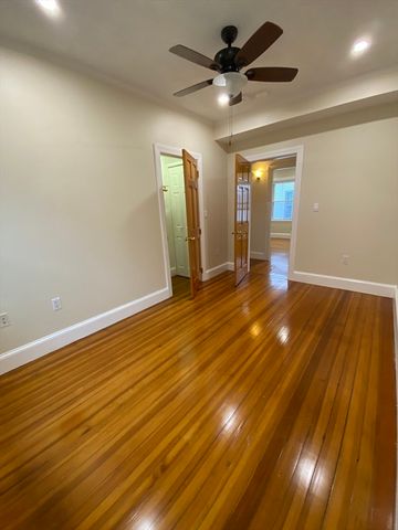 200 Hyde Park Ave. 3, Boston, MA 02130
