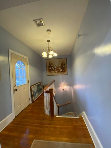 200 Hyde Park Ave. 3, Boston, MA 02130