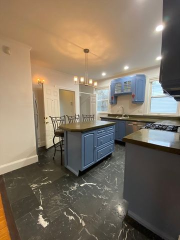 200 Hyde Park Ave. 3, Boston, MA 02130