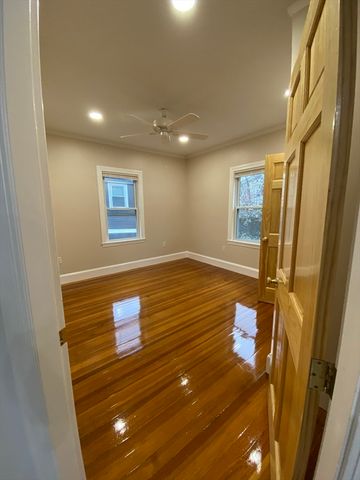 200 Hyde Park Ave. 3, Boston, MA 02130
