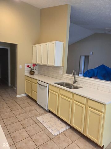 7440 Oakview Drive, Avon, IN 46123