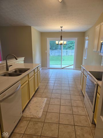 7440 Oakview Drive, Avon, IN 46123