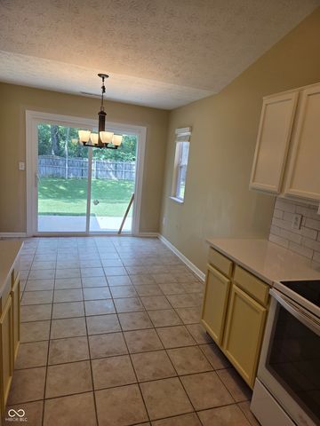 7440 Oakview Drive, Avon, IN 46123