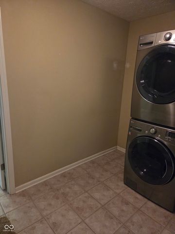 7440 Oakview Drive, Avon, IN 46123