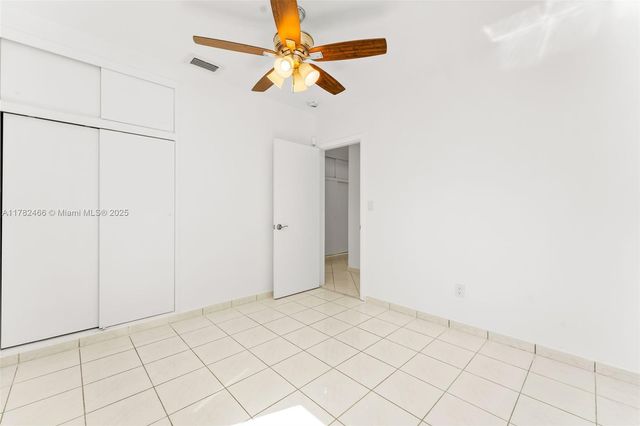 729 W 50th Pl, Hialeah, FL 33012