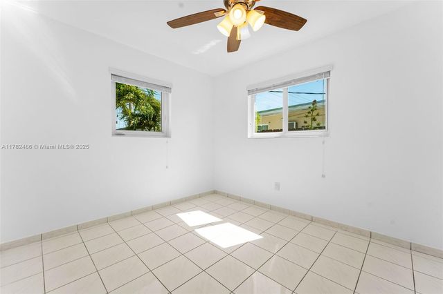 729 W 50th Pl, Hialeah, FL 33012
