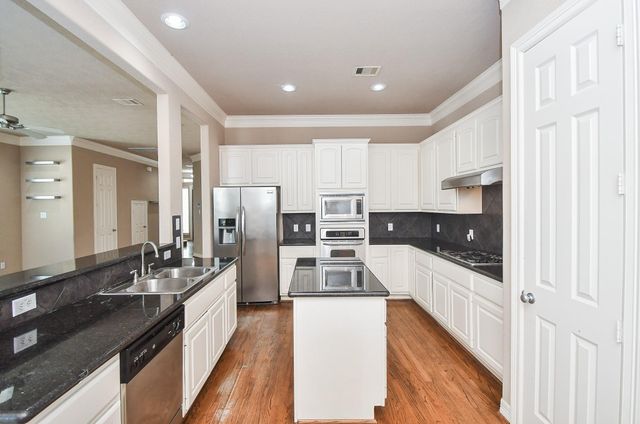 3202 Holly Meadow Drive, Houston, TX 77042