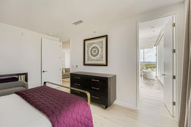 313 W 17th ST 1404, Austin, TX 78701