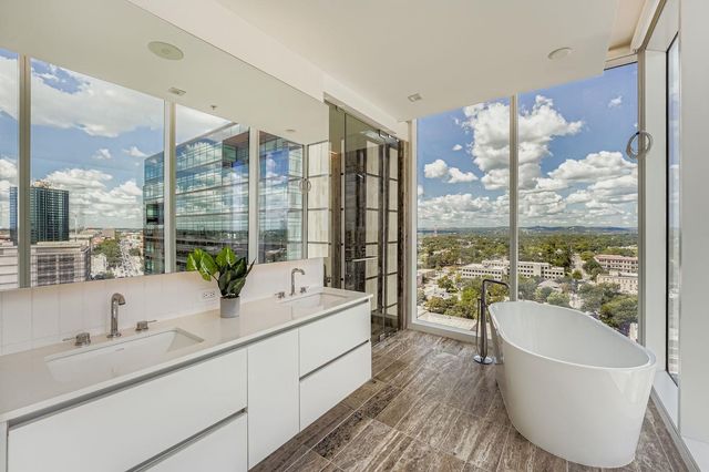 313 W 17th ST 1404, Austin, TX 78701