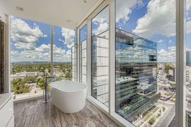 313 W 17th ST 1404, Austin, TX 78701