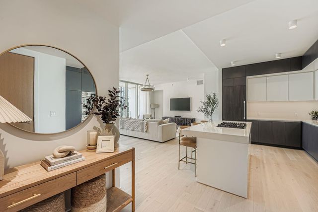 313 W 17th ST 1404, Austin, TX 78701