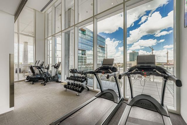 313 W 17th ST 1404, Austin, TX 78701