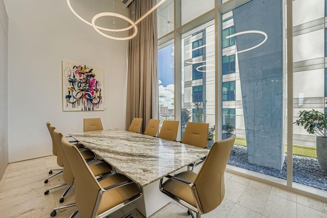 313 W 17th ST 1404, Austin, TX 78701