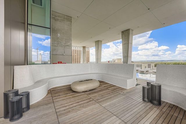 313 W 17th ST 1404, Austin, TX 78701