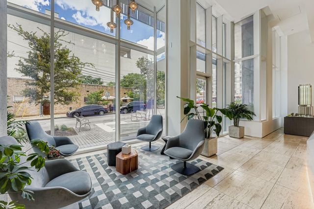 313 W 17th ST 1404, Austin, TX 78701