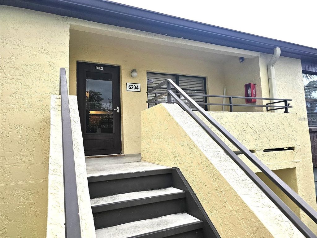 13608 S VILLAGE DRIVE 6204, Tampa, FL 33618