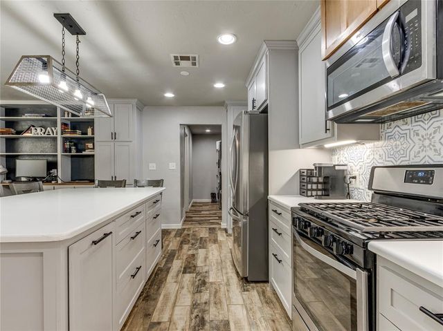 8225 NW 38th Terrace, Bethany, OK 73008