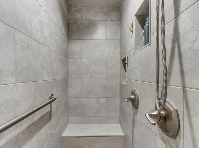 8225 NW 38th Terrace, Bethany, OK 73008