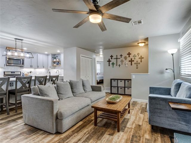 8225 NW 38th Terrace, Bethany, OK 73008