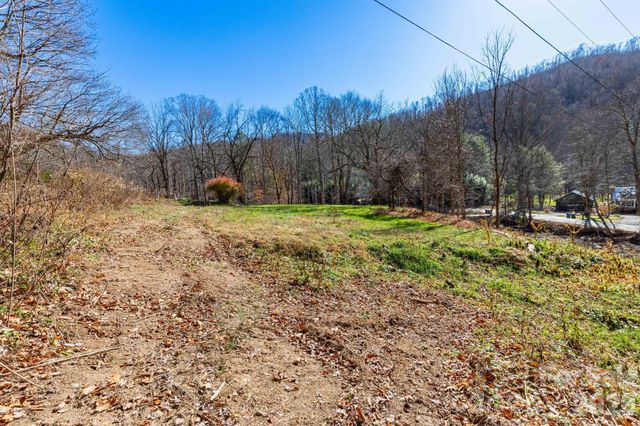 190 Blackberry Inn Road 1, Weaverville, NC 28787