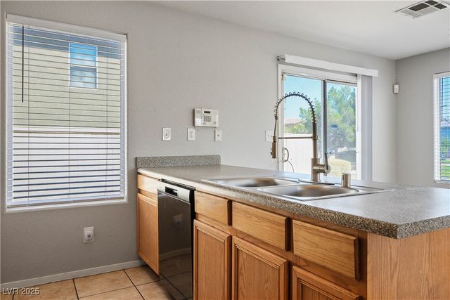 2076 Pillar Pointe Street, Las Vegas, NV 89115