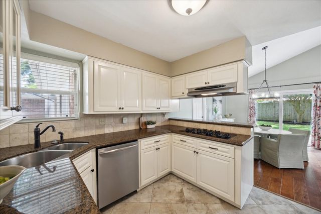 12419 Rincon Drive, Houston, TX 77077