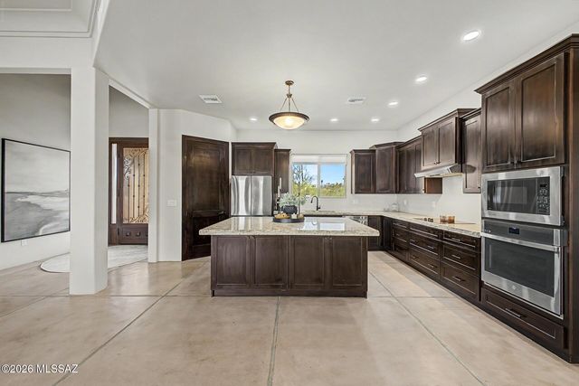 970 W Las Lomitas Road, Tucson, AZ 85704