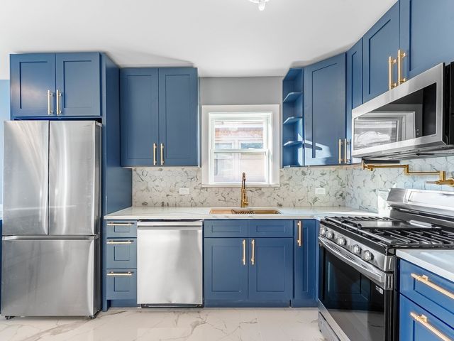 3053 W 77th Street, Chicago, IL 60652