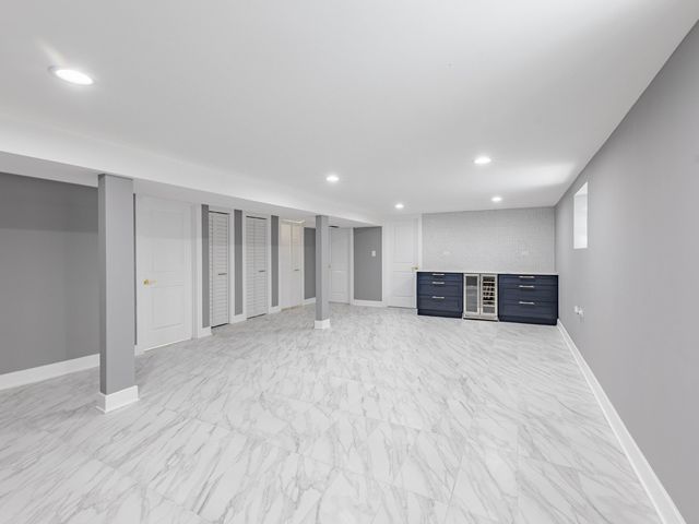 3053 W 77th Street, Chicago, IL 60652