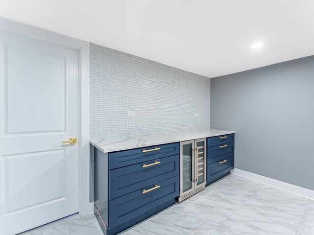 3053 W 77th Street, Chicago, IL 60652