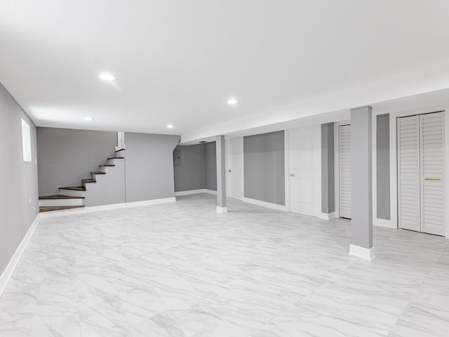 3053 W 77th Street, Chicago, IL 60652