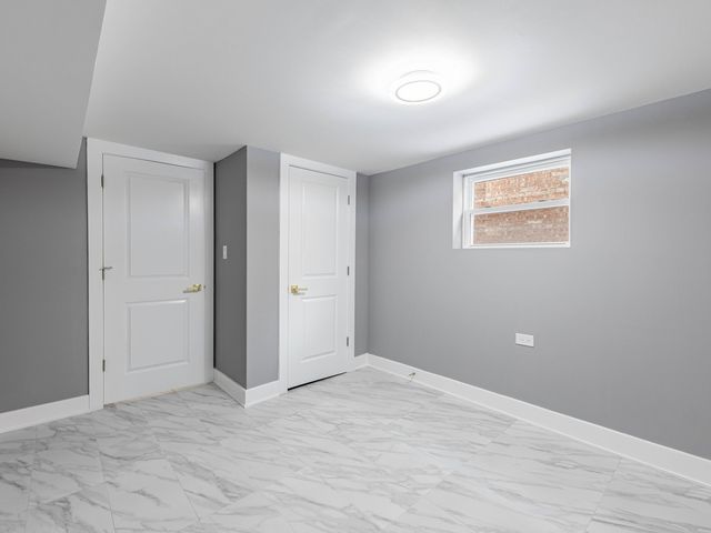 3053 W 77th Street, Chicago, IL 60652