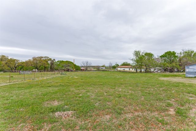 2553 E Highway 199, Springtown, TX 76082