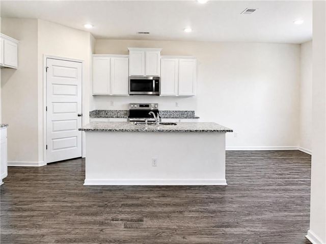 457 Shasta Court, Hoschton, GA 30548
