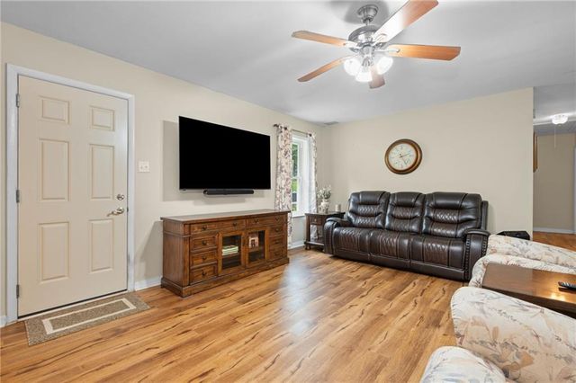2525 Waterford Road, Semmes, AL 36575