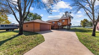 10 Shady Oaks Drive, Huntsville, TX 77320