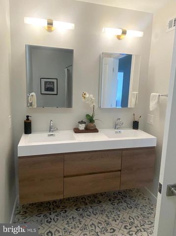 2213 WILDER ST, Philadelphia, PA 19146