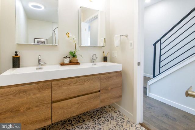 2213 WILDER ST, Philadelphia, PA 19146