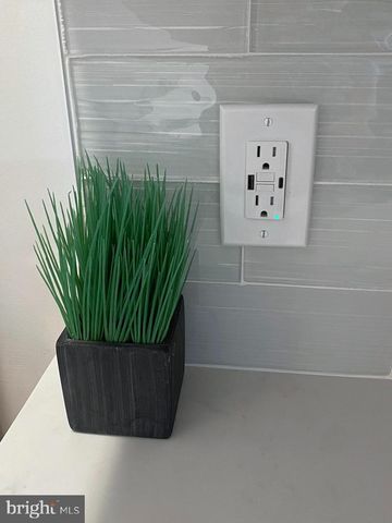 2213 WILDER ST, Philadelphia, PA 19146