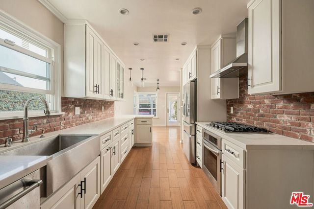 14212 Leadwell Street, Van Nuys, CA 91405
