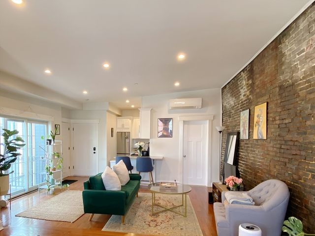 108-110 Webster Street 2R, Boston, MA 02128