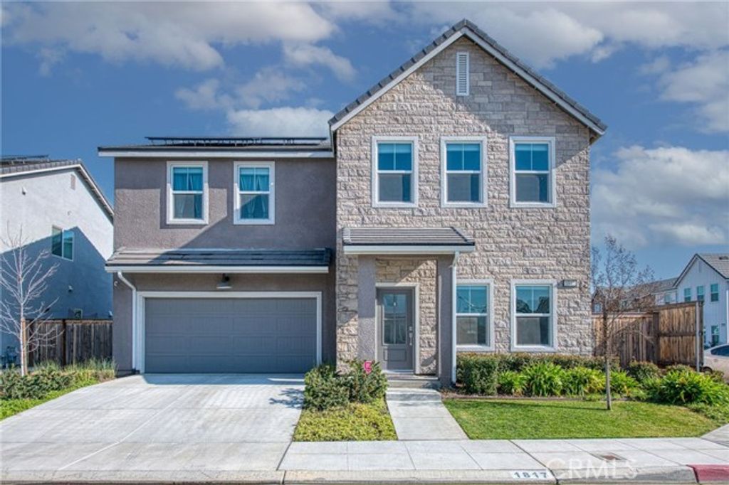 1817 N Phillip, Clovis, CA 93619